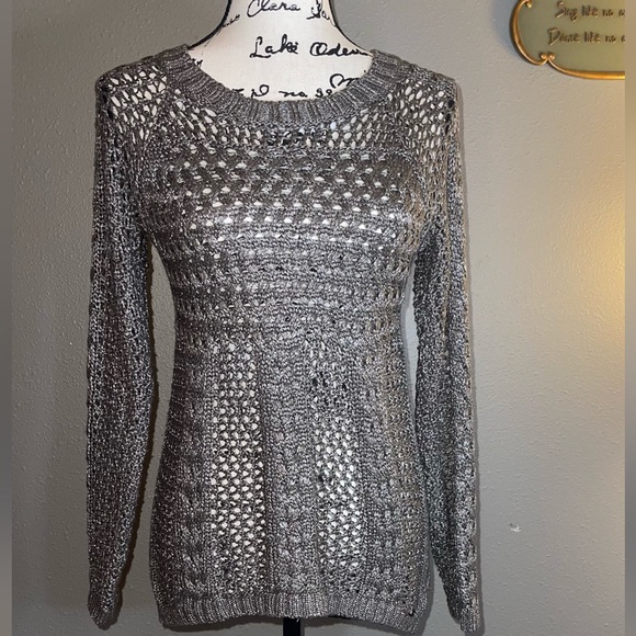 Beautiful Open Knit Sweater, long sleeves - perfect with pretty undergarments! - Picture 3 of 12